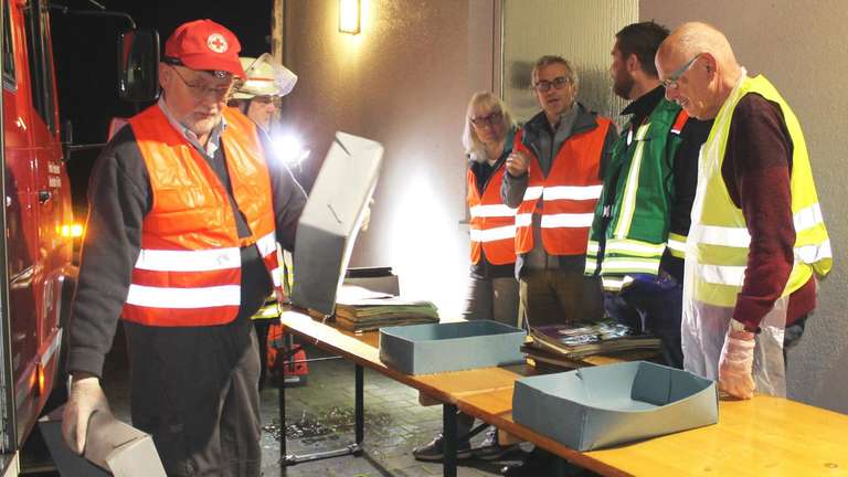 Notfallübung für Feuerwehr/Personal Gemeindearchiv Gemünden